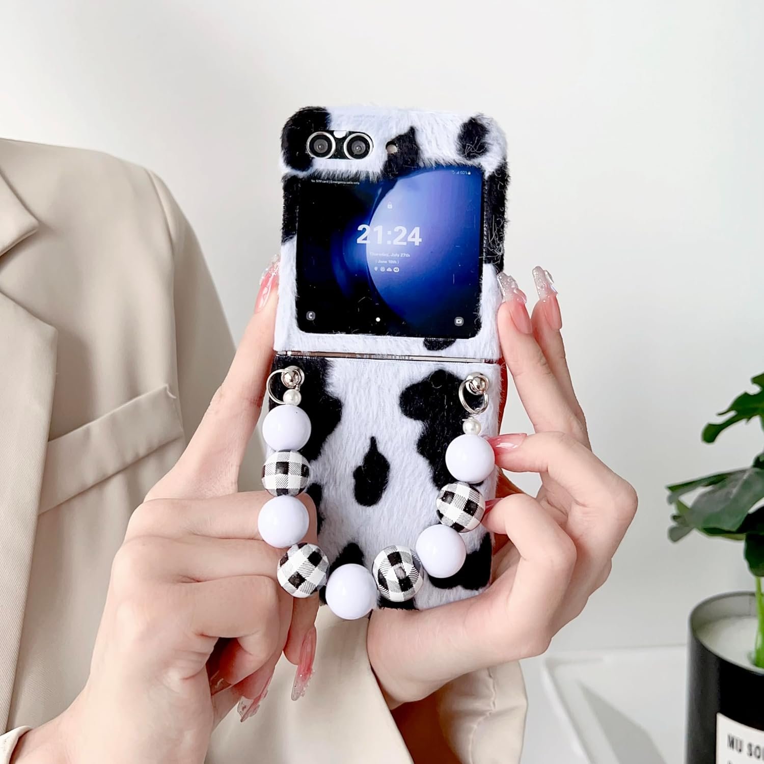 for Samsung Galaxy Z Flip 5 Case,fun Cow Pattern Design,cute Animal Imitation Skin Texture Protection Cover,plush Phone Shell with Bead Bracelet for Galaxy Z Flip 5 (with chain)